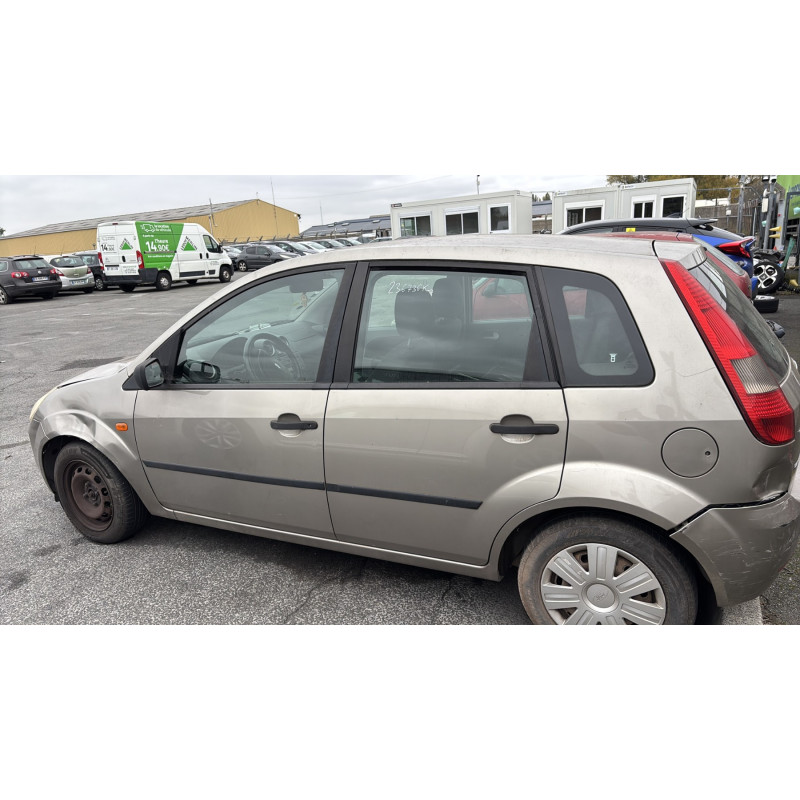 Feu arriere principal droit (feux) FORD FIESTA 5 Photo n°9