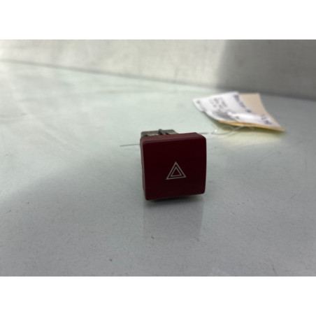 Bouton de warning CITROEN BERLINGO 2 Photo n°1