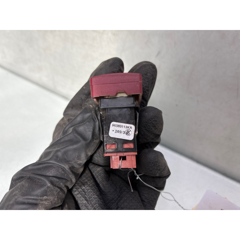 Bouton de warning CITROEN BERLINGO 2 Photo n°4