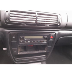 Vitre avant droit VOLKSWAGEN PASSAT 4