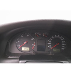 Vitre avant droit VOLKSWAGEN PASSAT 4