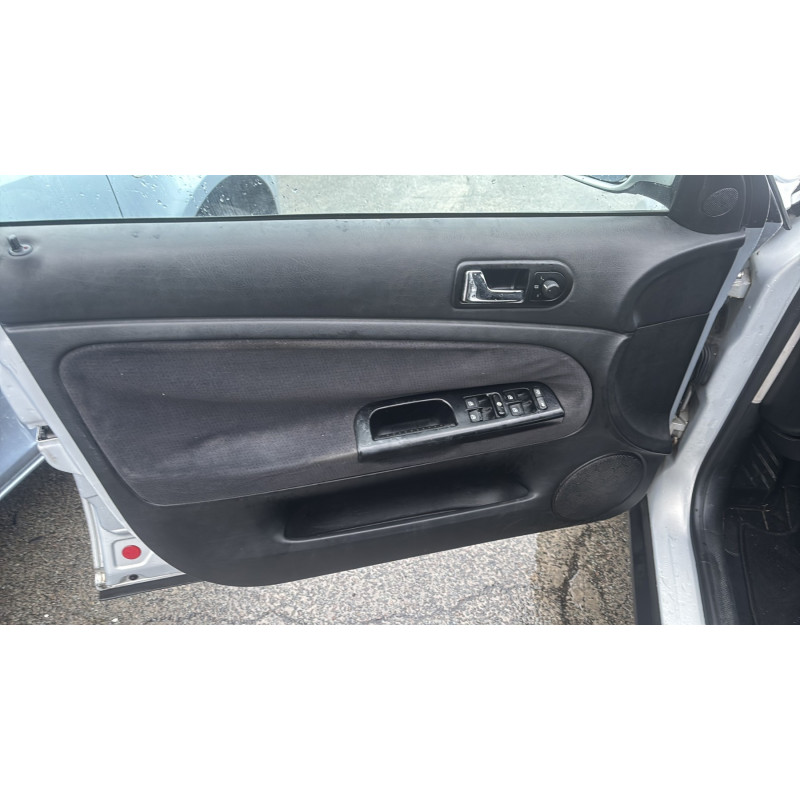 Vitre avant droit VOLKSWAGEN PASSAT 4 Photo n°17