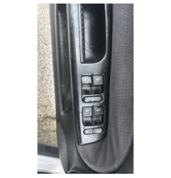 Vitre avant droit VOLKSWAGEN PASSAT 4