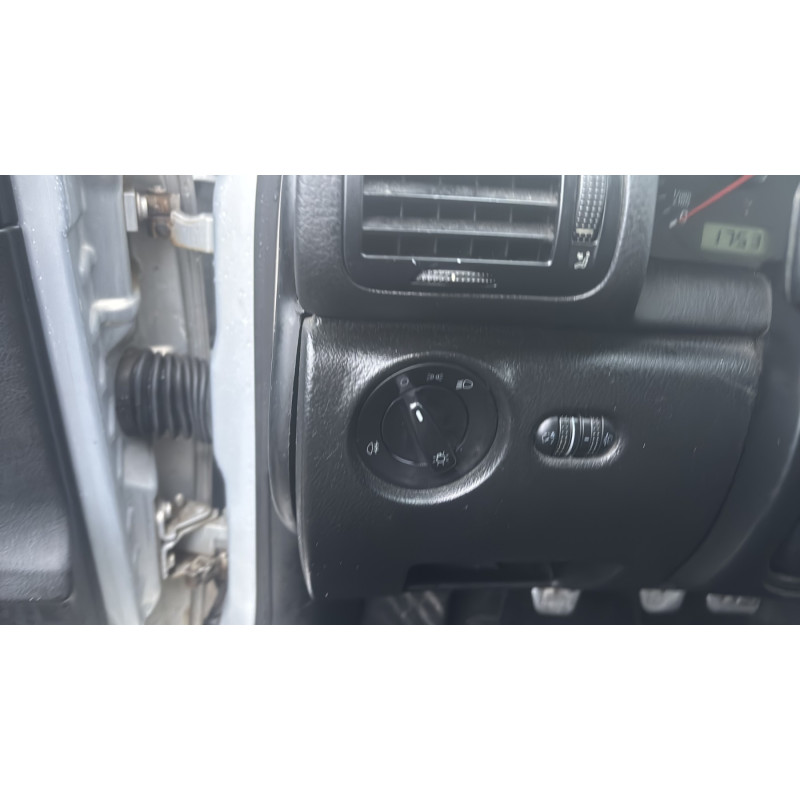 Vitre avant droit VOLKSWAGEN PASSAT 4 Photo n°19