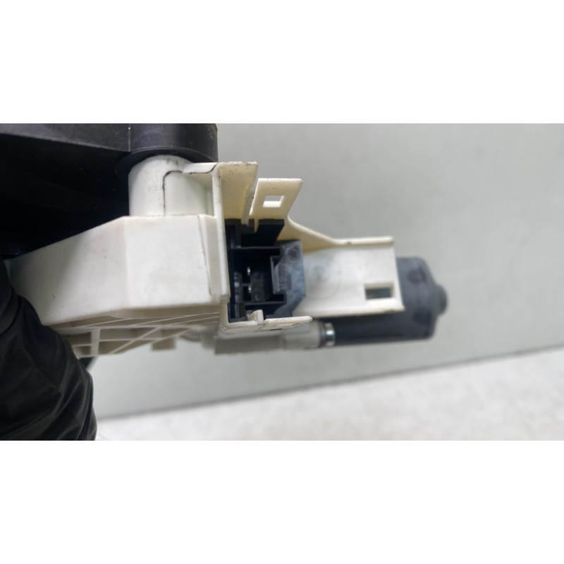 Leve vitre electrique arriere gauche AUDI A4 3 Photo n°6
