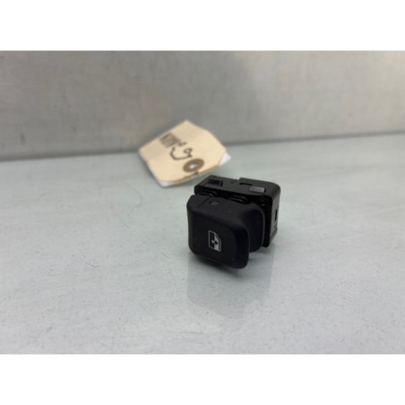 Interrupteur de leve vitre arriere droit AUDI Q2 Photo n°1