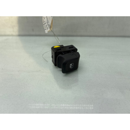 Interrupteur de leve vitre arriere gauche AUDI Q2 Photo n°1