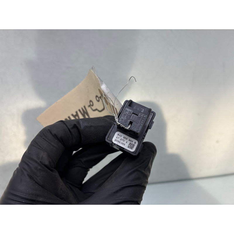 Interrupteur de leve vitre arriere gauche AUDI Q2 Photo n°3
