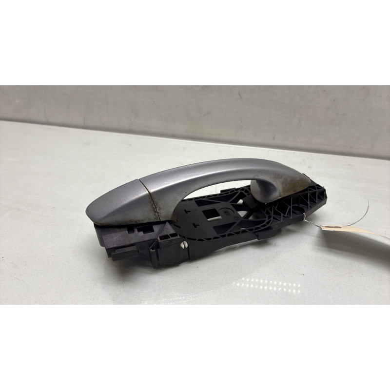 Poignee porte arriere droit SEAT IBIZA 5 Photo n°2