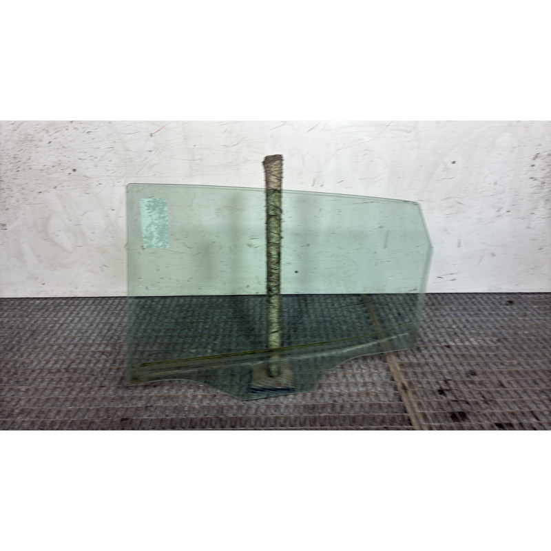 Vitre arriere droit SEAT IBIZA 5 Photo n°4