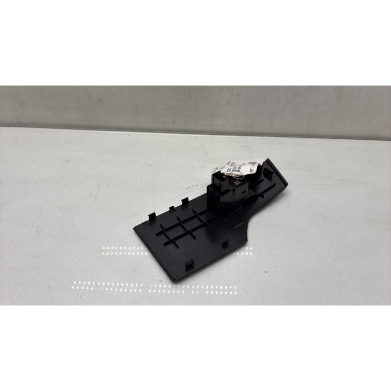 Interrupteur de leve vitre arriere droit SEAT IBIZA 5 Photo n°2