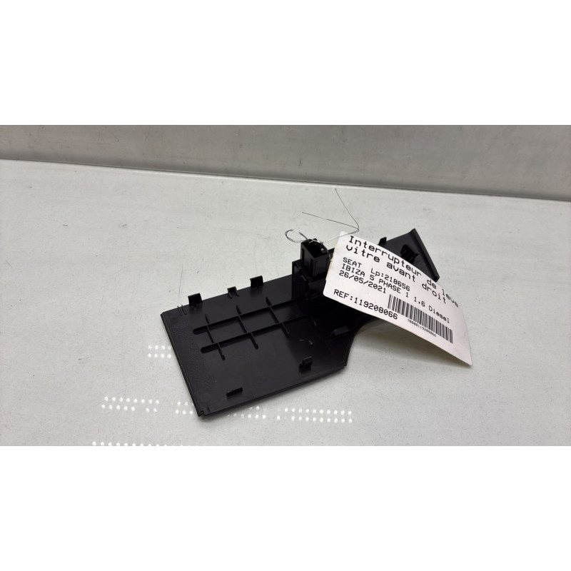 Interrupteur de leve vitre avant droit SEAT IBIZA 5 Photo n°2