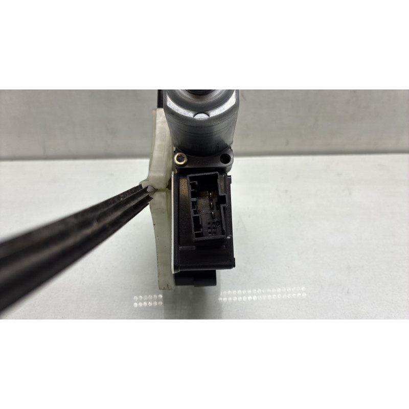 Leve vitre electrique arriere gauche SEAT IBIZA 5 Photo n°6