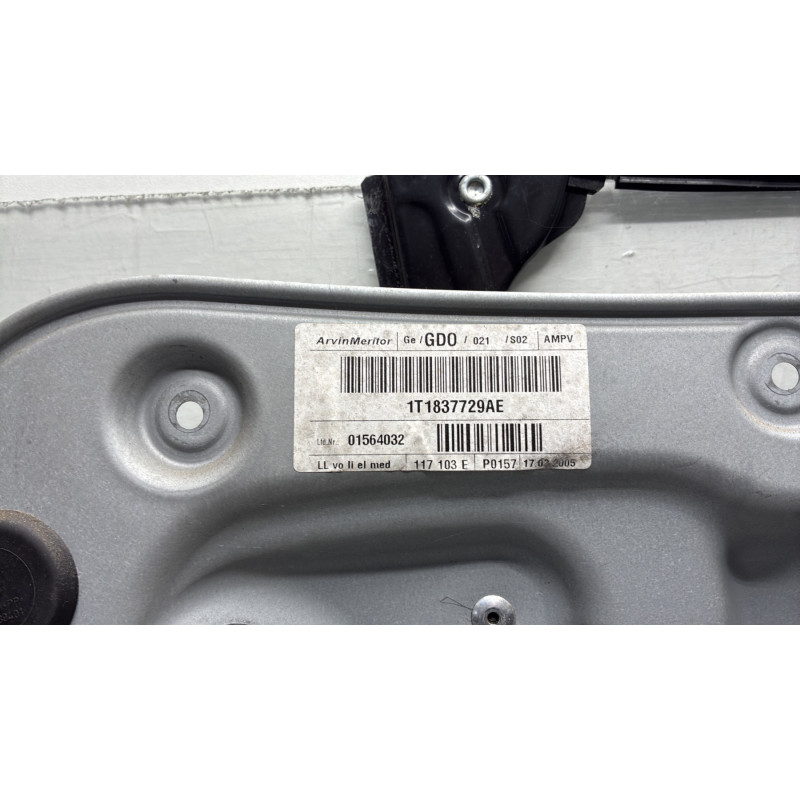 Leve vitre electrique avant gauche VOLKSWAGEN TOURAN 1 Photo n°3
