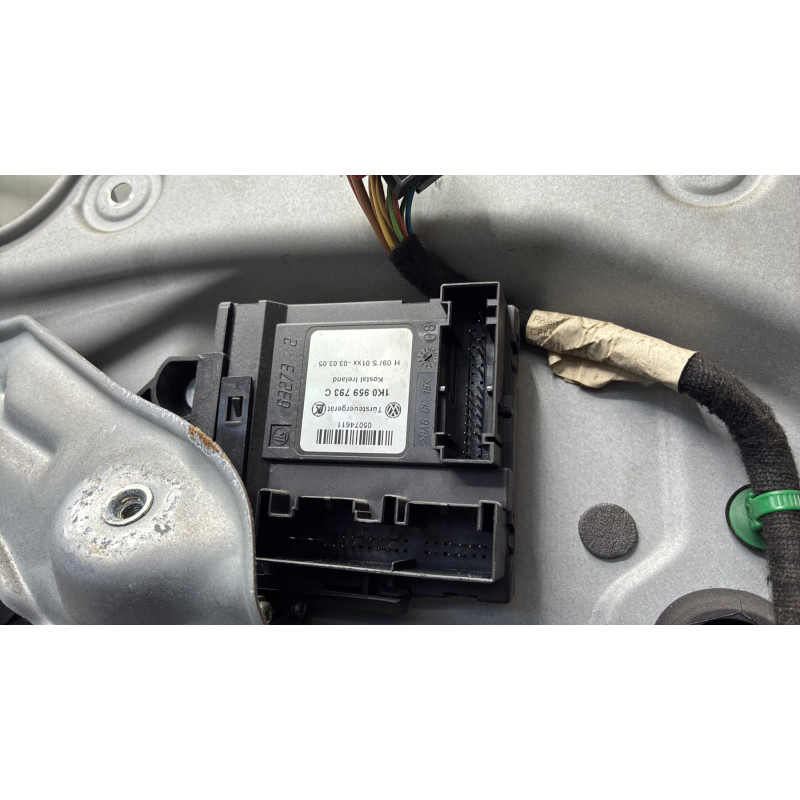 Leve vitre electrique avant gauche VOLKSWAGEN TOURAN 1 Photo n°4