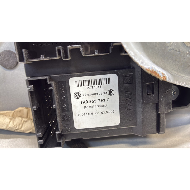 Leve vitre electrique avant gauche VOLKSWAGEN TOURAN 1 Photo n°6