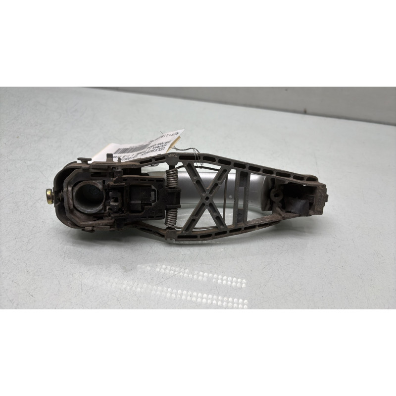 Poignee porte arriere gauche VOLKSWAGEN TOURAN 1 Photo n°3