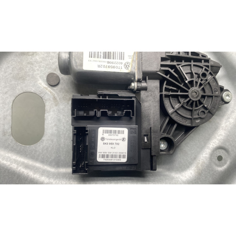 Leve vitre electrique avant droit VOLKSWAGEN TOURAN 2 Photo n°3