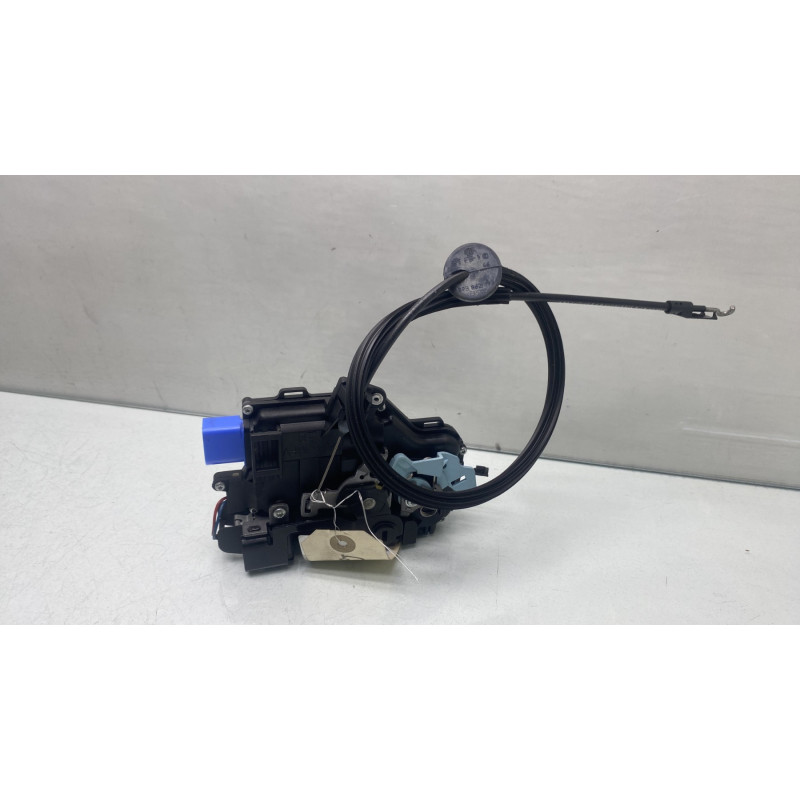Serrure arriere droit VOLKSWAGEN TOURAN 2 Photo n°4