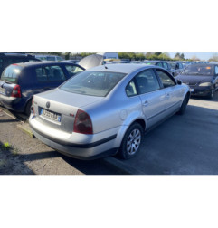 Vitre avant droit VOLKSWAGEN PASSAT 4