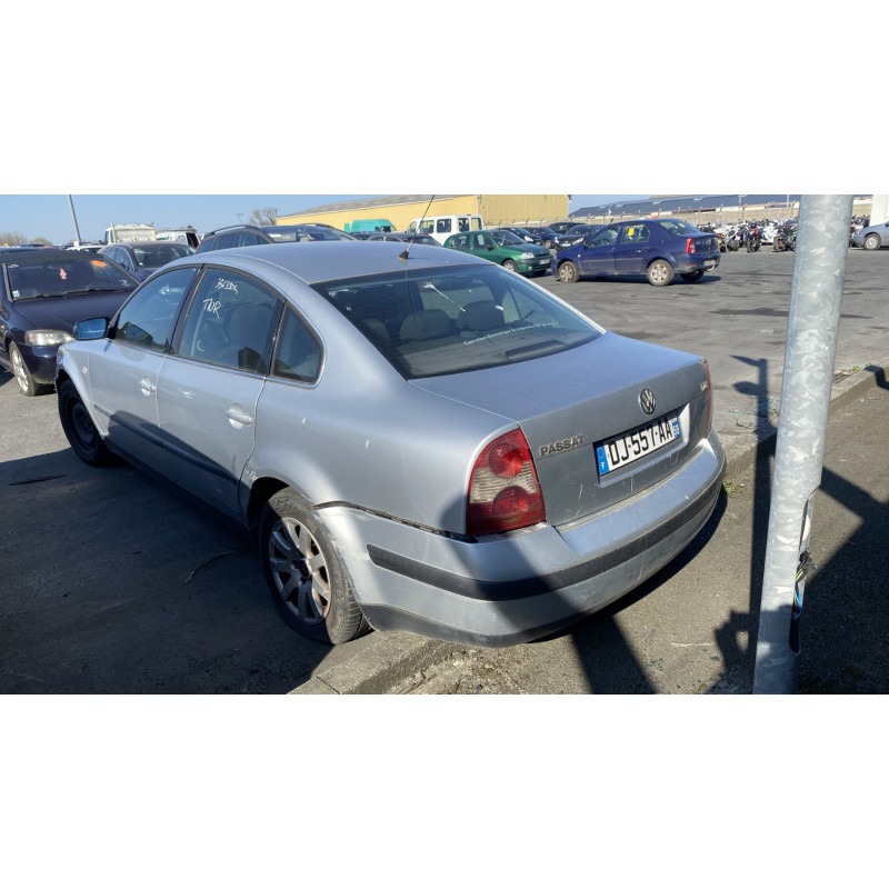 Vitre avant droit VOLKSWAGEN PASSAT 4 Photo n°8
