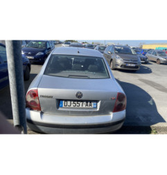 Vitre avant droit VOLKSWAGEN PASSAT 4