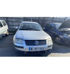 Vitre avant droit VOLKSWAGEN PASSAT 4
