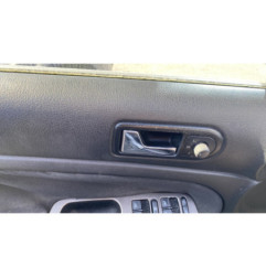 Serrure avant droit VOLKSWAGEN PASSAT 4