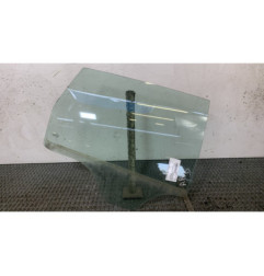 Vitre arriere droit VOLKSWAGEN POLO 4 Photo n°1