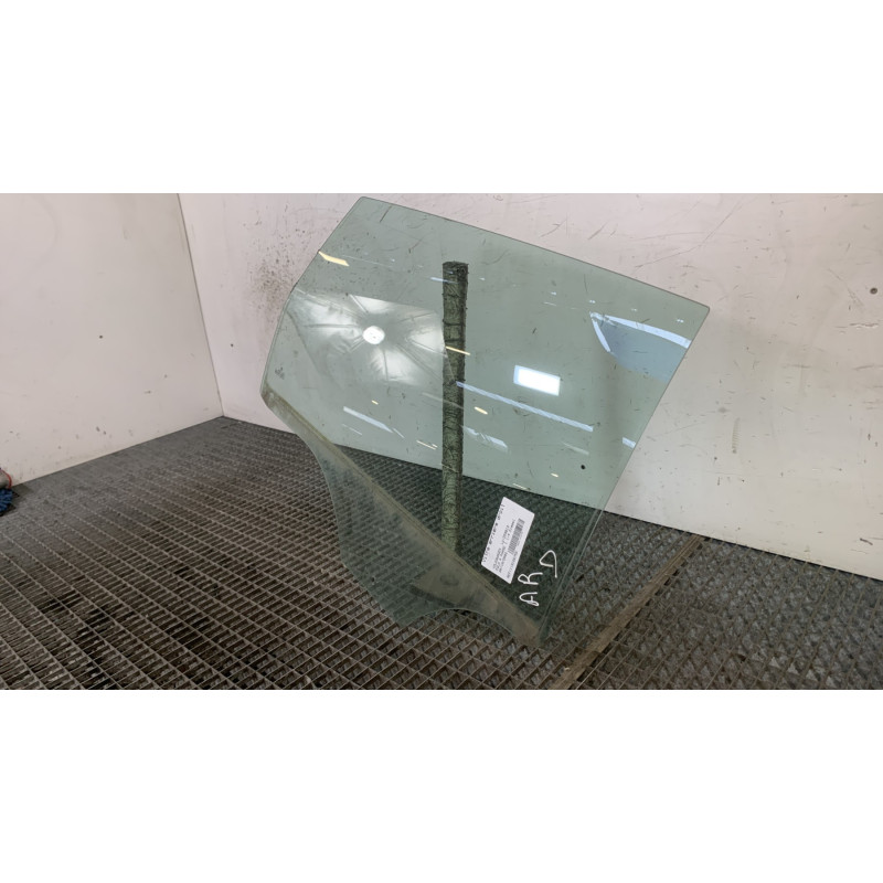 Vitre arriere droit VOLKSWAGEN POLO 4 Photo n°3