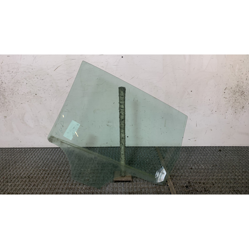 Vitre arriere droit VOLKSWAGEN POLO 4 Photo n°4