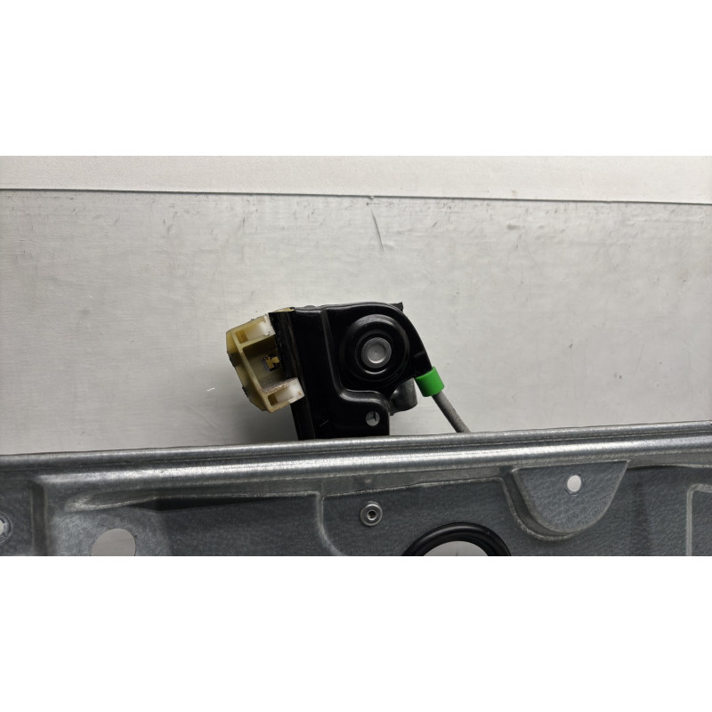 Leve vitre electrique avant gauche VOLKSWAGEN POLO 4 Photo n°3