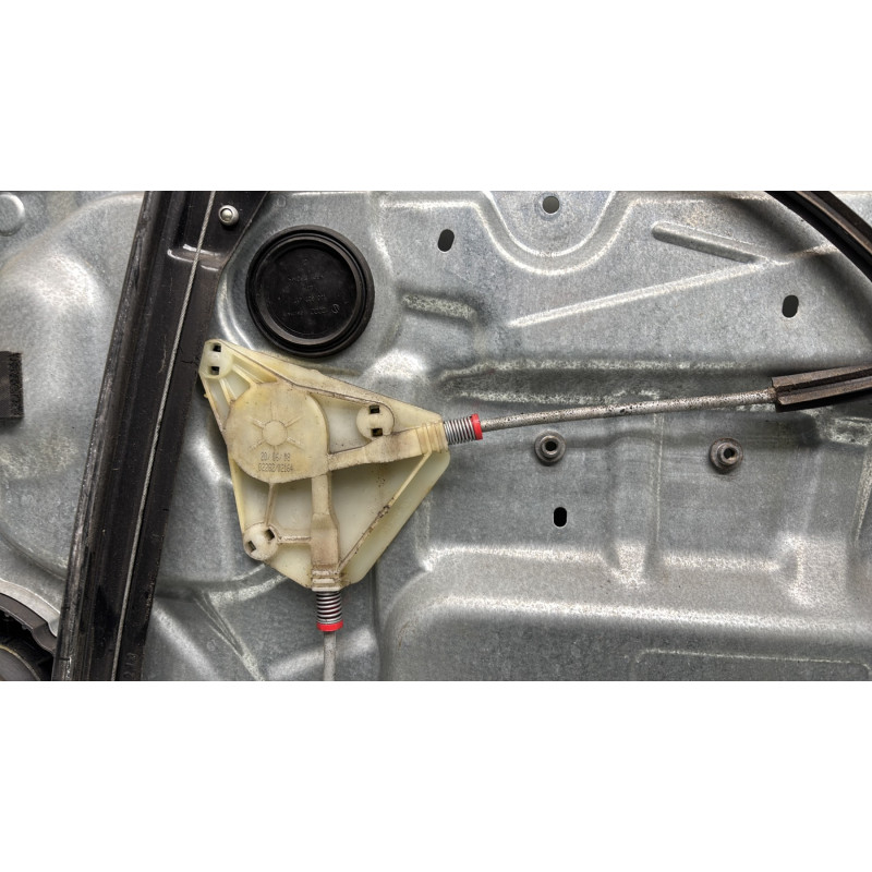 Leve vitre electrique avant gauche VOLKSWAGEN POLO 4 Photo n°5