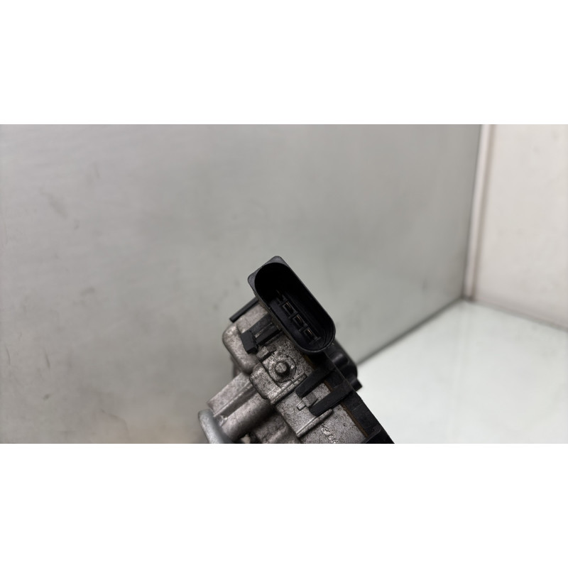 Moteur essuie glace avant VOLKSWAGEN POLO 4 Photo n°6