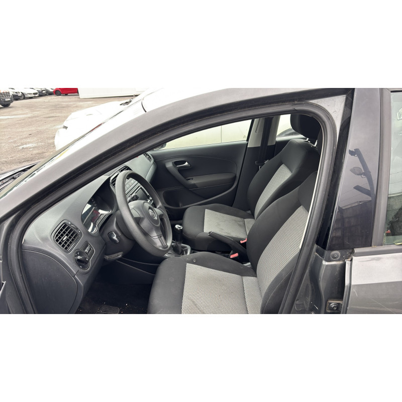 Pretensionneur de ceinture avant droit VOLKSWAGEN POLO 5 Photo n°17