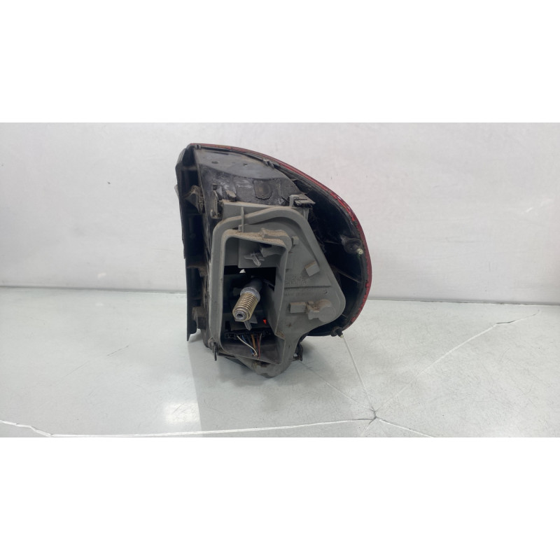 Feu arriere principal gauche (feux) VOLKSWAGEN FOX Photo n°3