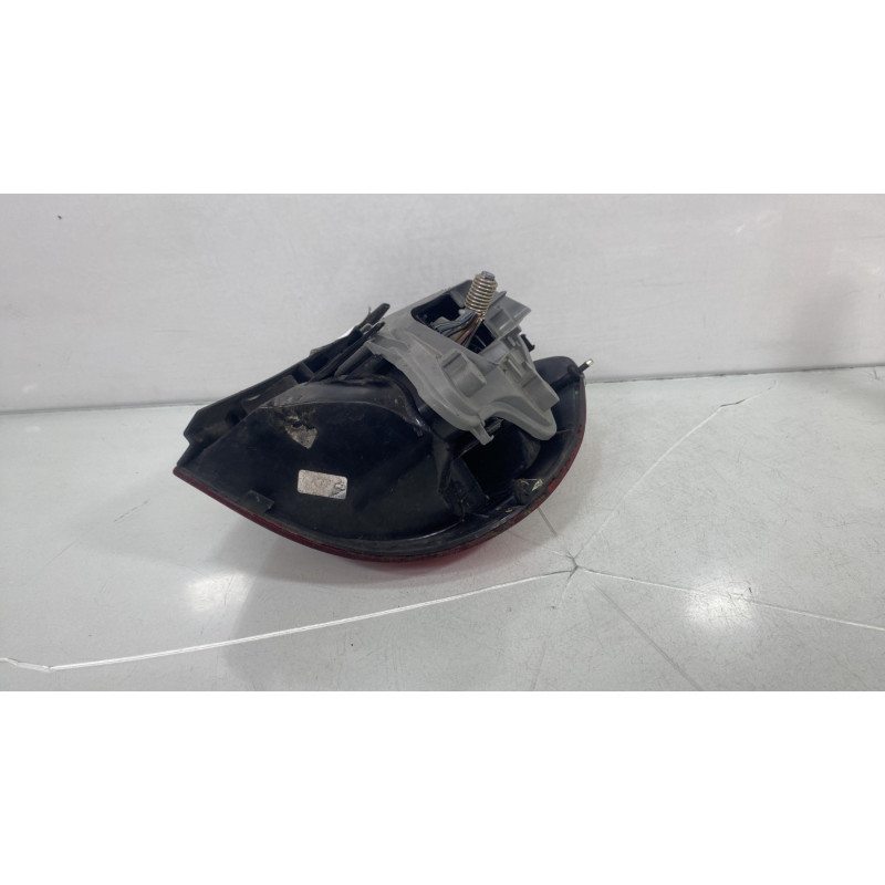 Feu arriere principal gauche (feux) VOLKSWAGEN FOX Photo n°4