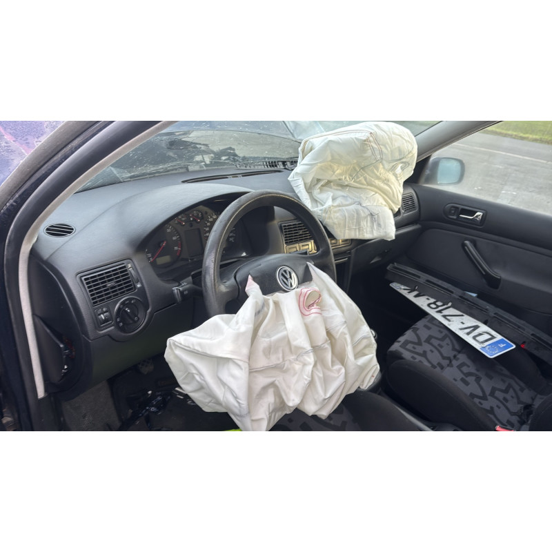 Verin de coffre VOLKSWAGEN GOLF 4 Photo n°16