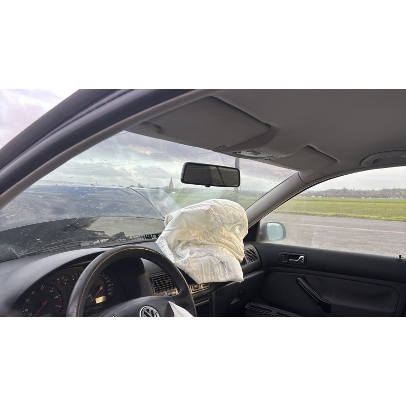 Verin de coffre VOLKSWAGEN GOLF 4 Photo n°17