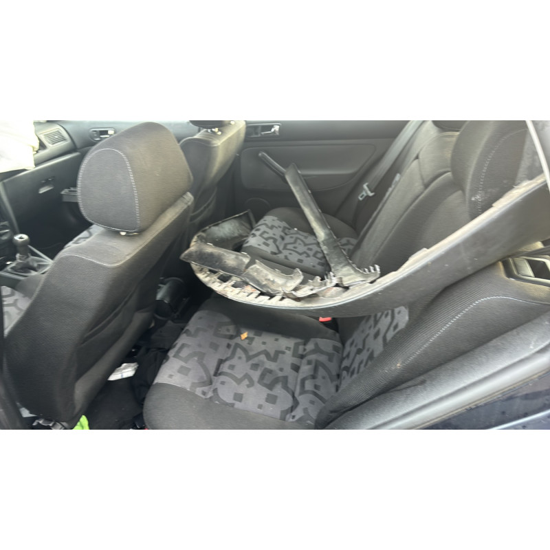 Verin de coffre VOLKSWAGEN GOLF 4 Photo n°18