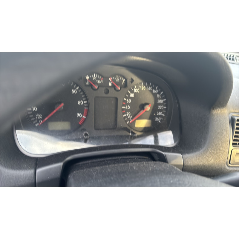 Verin de coffre VOLKSWAGEN GOLF 4 Photo n°19