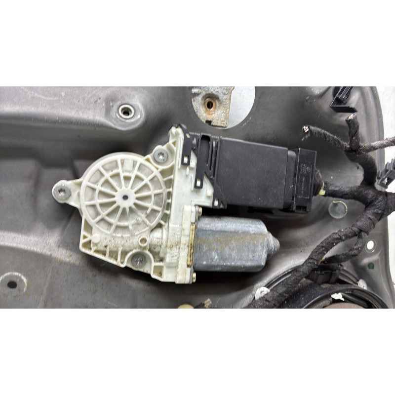Leve vitre electrique avant gauche VOLKSWAGEN GOLF 4 Photo n°2