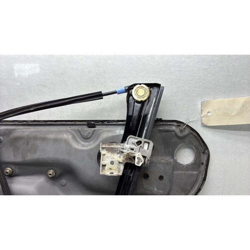 Leve vitre electrique avant gauche VOLKSWAGEN GOLF 4 Photo n°4
