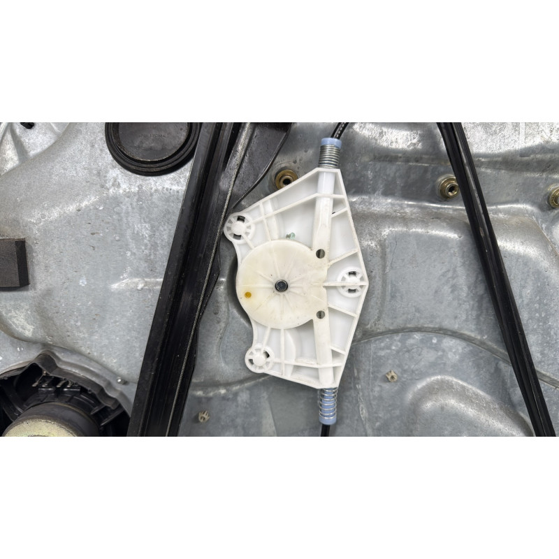 Leve vitre electrique avant gauche VOLKSWAGEN GOLF 4 Photo n°8