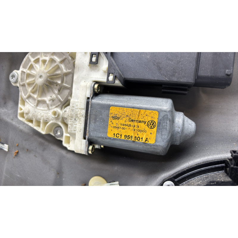 Leve vitre electrique avant gauche VOLKSWAGEN GOLF 4 Photo n°5