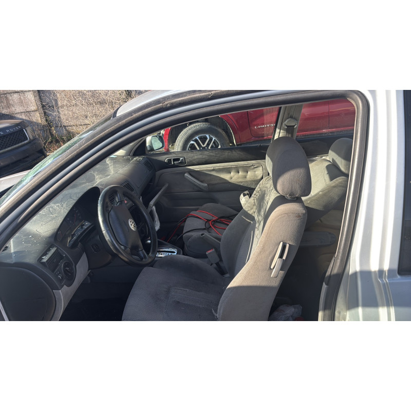 Vitre avant droit VOLKSWAGEN GOLF 4 Photo n°16