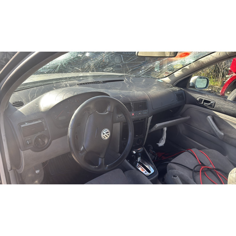 Vitre avant gauche VOLKSWAGEN GOLF 4 Photo n°17