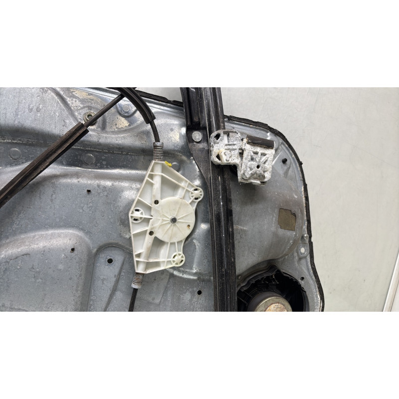 Leve vitre electrique avant droit VOLKSWAGEN GOLF 4 Photo n°4