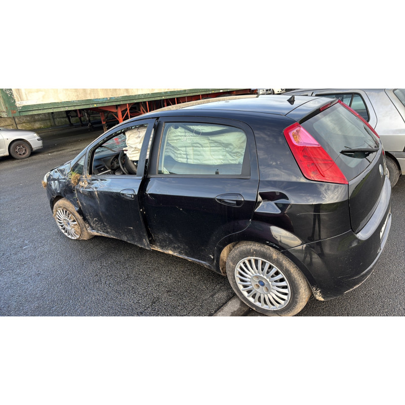 Trappe d'essence FIAT GRANDE PUNTO Photo n°9
