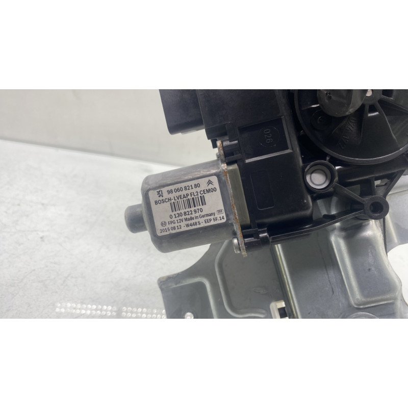 Leve vitre electrique arriere droit PEUGEOT 2008 1 Photo n°4